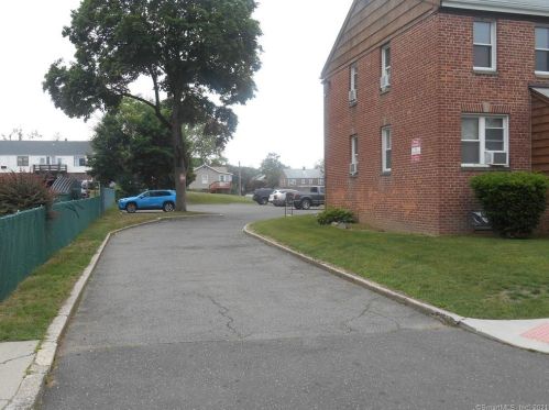 138 Virginia Ave, Bridgeport, CT 06610-1544