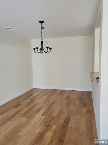 1033 Cumberland Ct, Mahwah NJ  07430-1361 exterior