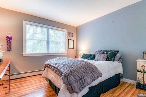 70 Iron Mountain Rd, Warwick NY  10990-3307 exterior