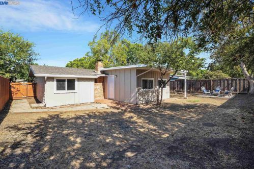 3348 Esperanza Dr, Concord CA  94519-2004 exterior