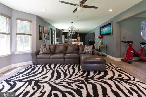 20 Kings Ct, Swedesboro NJ  08085-5033 exterior