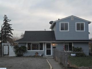 1924 Yakima St, Pasco, WA 99301-4957