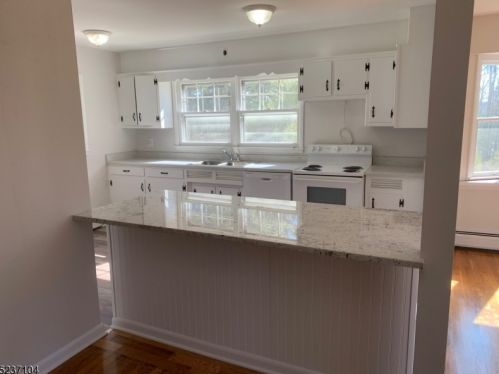 12 Jessica Ln, Warren NJ  07059-7107 exterior