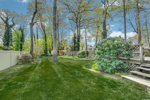 50 Polk Ave, Elwood NY  11731-1143 exterior