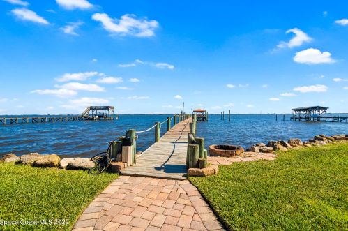 3618 Indian River Dr, Cocoa, FL 32926-8704