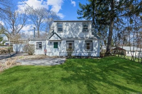 684 Nyack Rd, West Nyack, NY 10994-1841