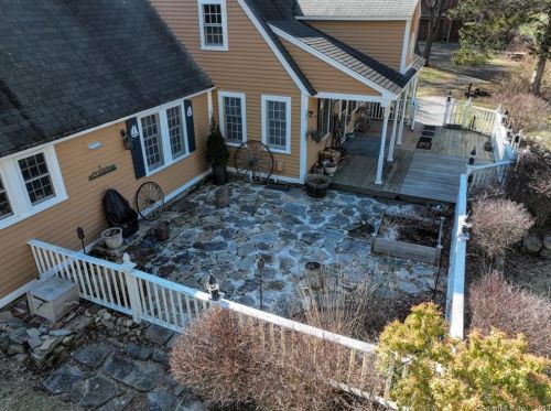 777 Shewville Rd, Gales Ferry, CT 06339-1325