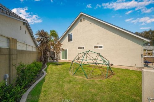 9878 Avenida Mateo, Cypress CA  90630-3445 exterior