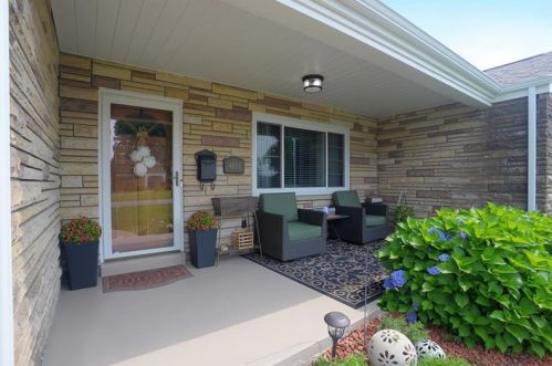 4651 Delma Dr, Pittsburgh, PA 15236-1818