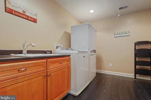 15609 Ryder Cup Dr, Haymarket VA  20169-6160 exterior
