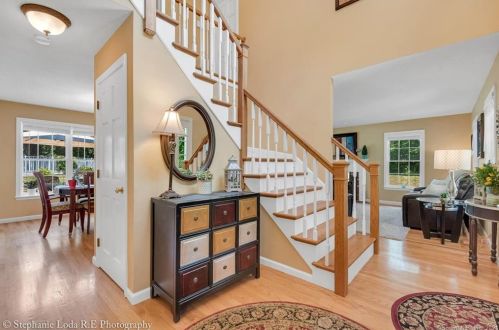 812 Pleasant St, Southington CT  06489-2015 exterior