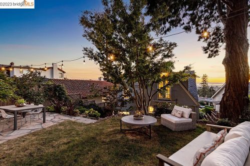 1906 Hoover Ave, Oakland CA  94602-1922 exterior