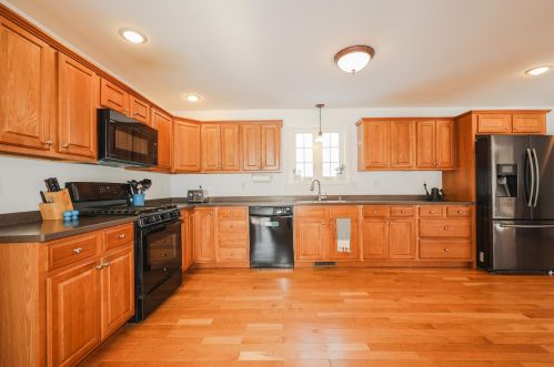 39 Bradford Cir, Hillsboro NH  03244-4864 exterior