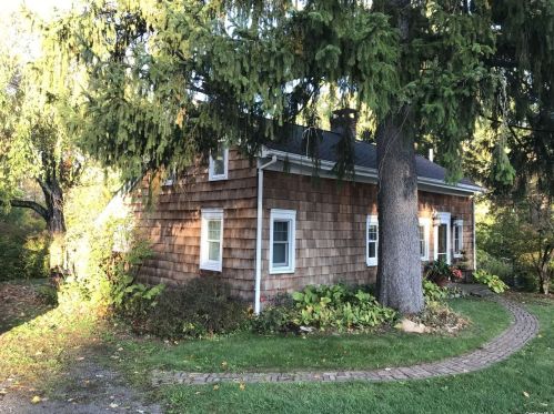 54 Main St, Poughquag, NY 12570-5628