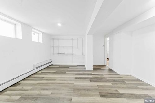 17 Hickory Dr, Oakland NJ  07436-2519 exterior