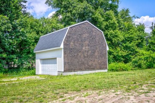 21 Belfield Dr, Providence RI  02919-1801 exterior