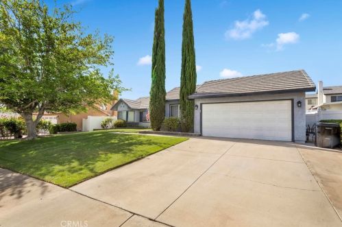 14545 Oak Branch Rd, Victorville, CA 92392-6108