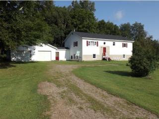1182 Sweet Holw Rd, Sheldon VT  05483-9649 exterior