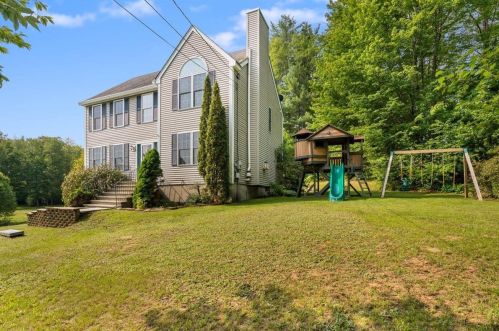 93 Wethersfield Dr, Tilton, NH 03276-4401