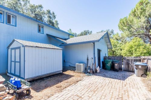 581 Tehuacan Rd, Ukiah CA  95482-4197 exterior