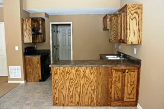 1943 Surrey St, Olathe KS  66061-8846 exterior