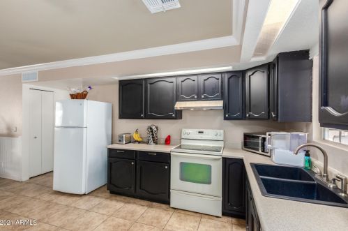 10814 12 St, Phoenix AZ 85085-7708 exterior