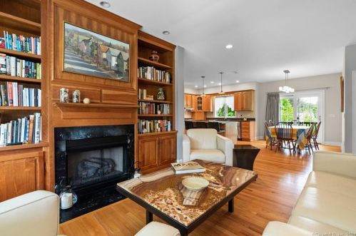 1 Reservoir Dr, Wallingford CT  06492-1862 exterior