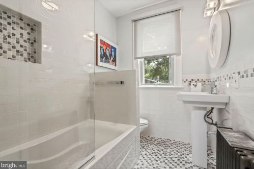 4600 Asbury Pl, Washington DC 20016-4326 exterior