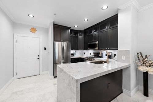 3147 Watermarke Pl, Irvine, CA 92612-5615
