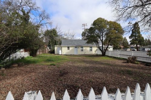 202 Martin St, Lakeport CA  95453-5022 exterior