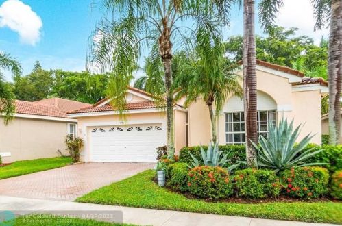 9796 Lemonwood Dr, Boynton Beach FL  33437-5452 exterior