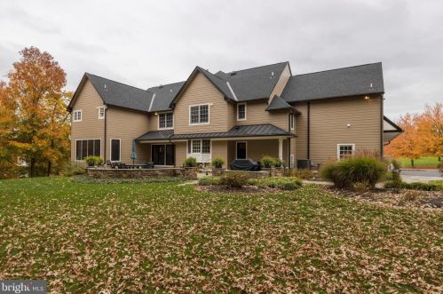 10 Devonshires Ct, Blue Bell PA  19422-2560 exterior