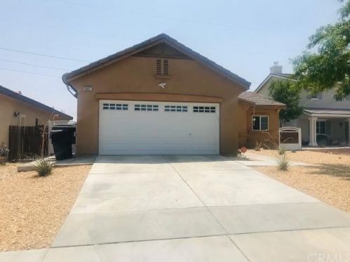 15027 Kitfox Ln, Victorville, CA 92394-7490