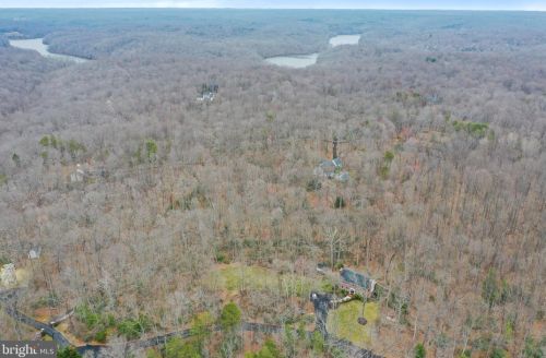 5550 Wide Oak Ct, Woodbridge VA  22192-6036 exterior