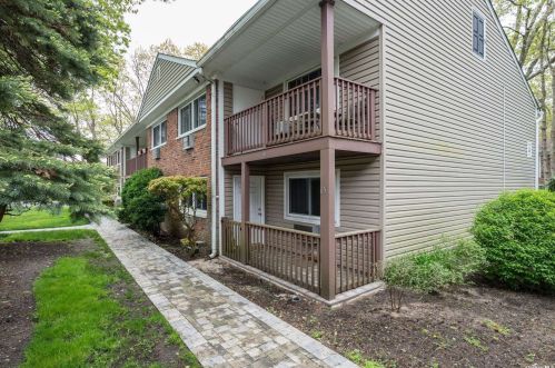 40-66 4th St, Canaan Lake, NY 11772-2138