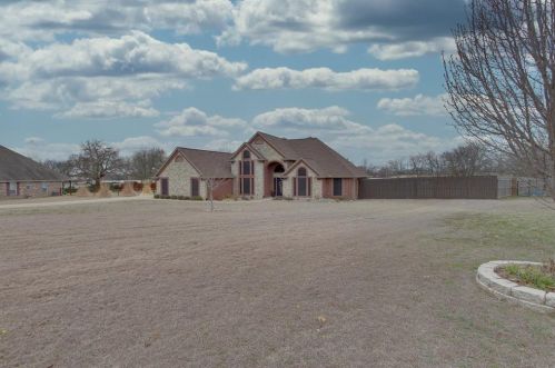 137 English Lake Ct, Weatherford, TX 76088-8026