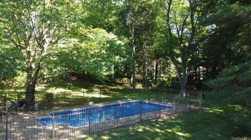 59 Montebello Rd, Airmont NY  10901-3830 exterior