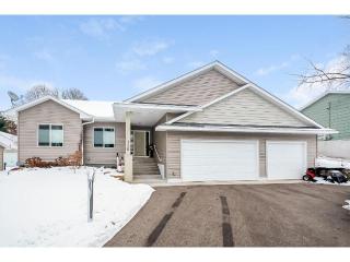 1126 Ferndale St, Saint Paul, MN 55119-3634