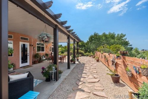 1497 Miss Elle Way, Alpine CA  91901-3981 exterior