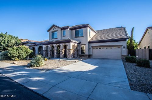 2899 Fandango Dr, Gilbert, AZ 85298-8769