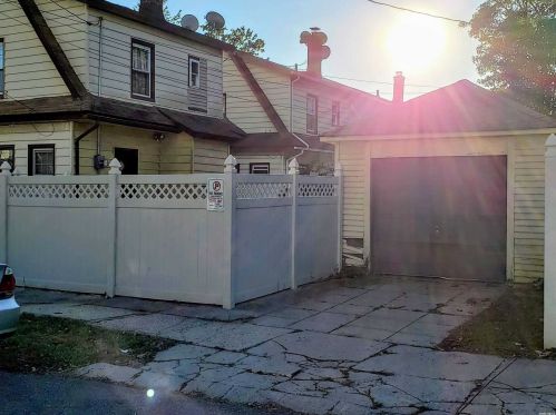 220-17 97th Ave, Jamaica, NY 11429-1022