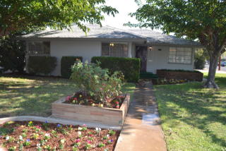 2806 Rowell Ave, Fresno, CA 93703-1542