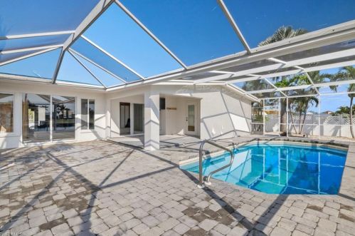 5 Fairview Blvd, Fort Myers Beach FL  33931-4565 exterior