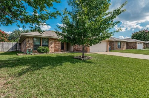 1905 Willow Vale Dr, Fort Worth, TX 76134-4823