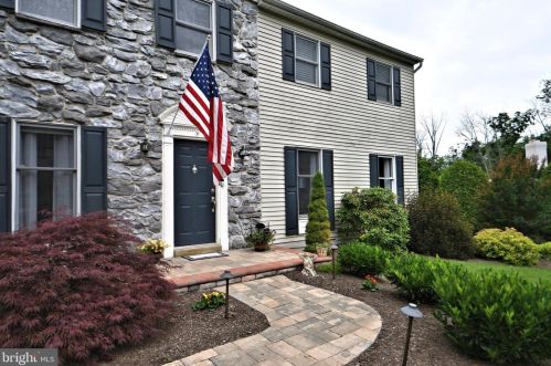 1110 Wooded Pl, Norristown, PA 19403-1445