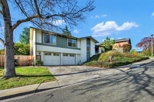 892 Bolton Cir, Benicia, CA 94510-3613