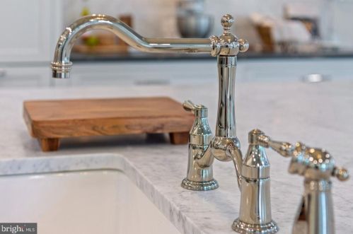 577 Jobel Dr, Tavistock NJ  08033-1034 exterior