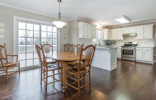 19 Country Meadow Rd, Hackettstown NJ  07840-5209 exterior