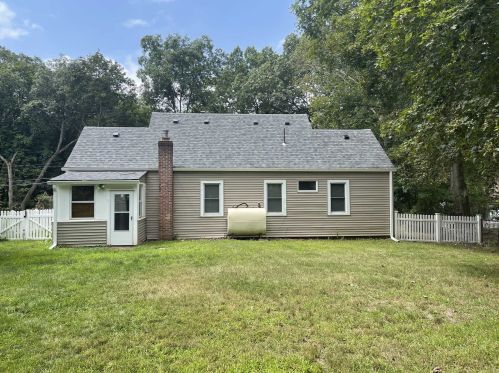 18 Cedar Ln, Poughkeepsie NY  12601-1147 exterior