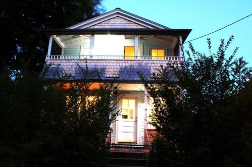 16 Huron St, Warwick, RI 02889-9503